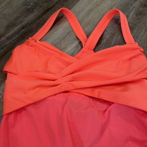 Lululemon Wrap It Up Tank Racerback Lot - Picture 4 of 14